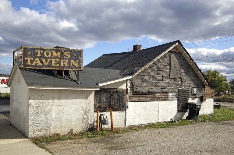 Tom's Tavern