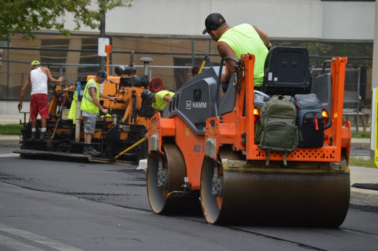 Road Work Paving Crew Construction Fix Roads 2 8/7/2019