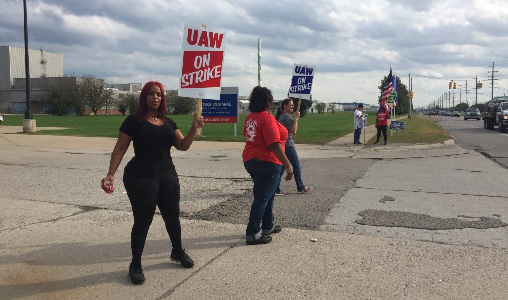 general motors united auto workers UAW GM strike picket