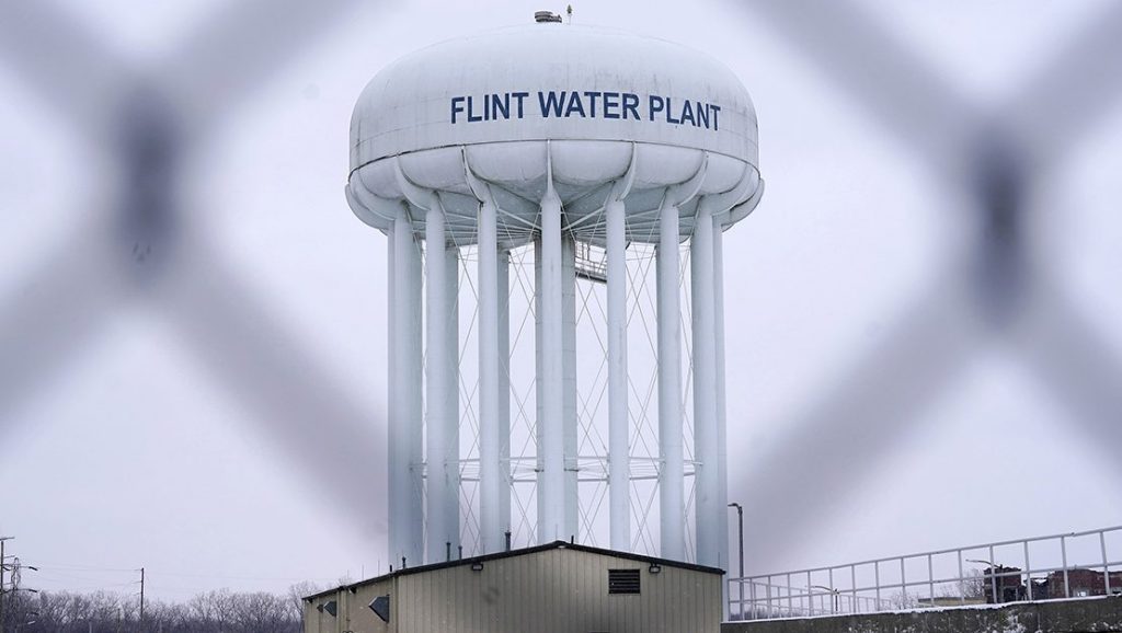 Photo of a water tower in Flint, Mich.