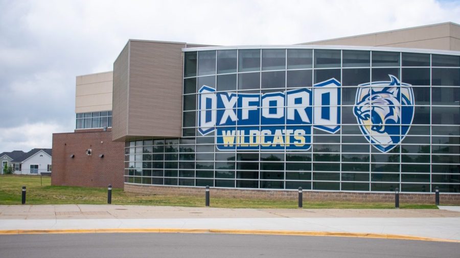 Photo of the exterior of Oxford High School.