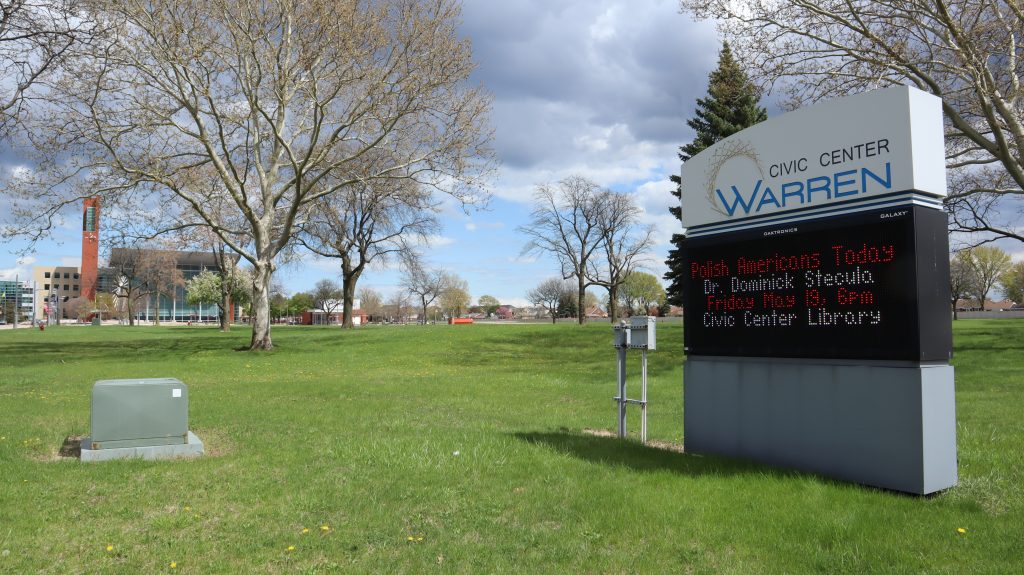 City sign in Warren