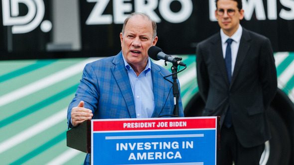 Detroit Mayor Mike Duggan announces a a $30.8 million grant from the Biden administration to replace 25 old diesel DDOT buses with new clean energy models.