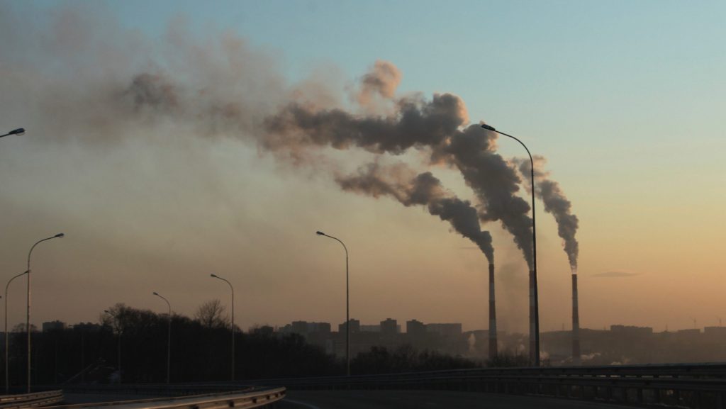 FILE_Smokestacks_AirPollution