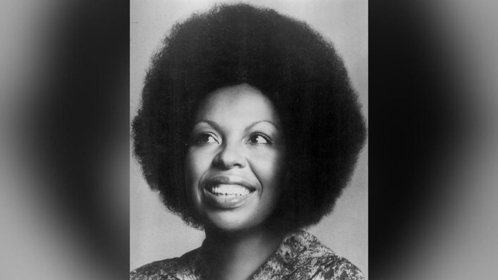 Photo of singer Roberta Flack from 1976.