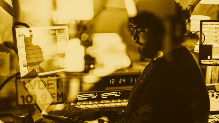 IN THE GROOVE_PLAYLIST PHOTOS_21_NEON