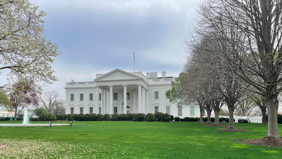 A photo of the White House.