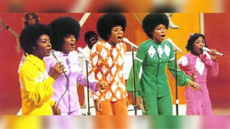 The Jackson Sisters perform "I Believe In Miracles" on the "NBC Follies" variety tv show, 1973.