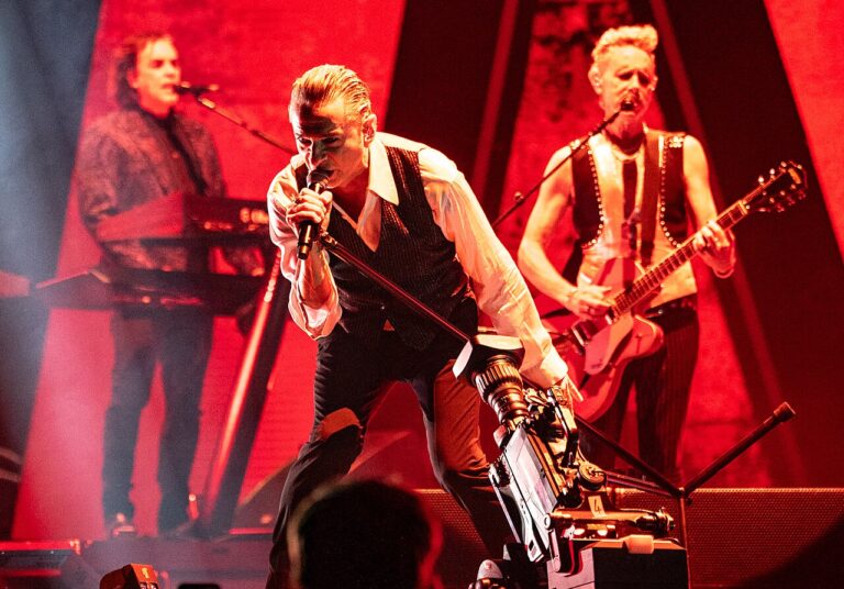 Depeche_mode_in_portland_Nov_2023