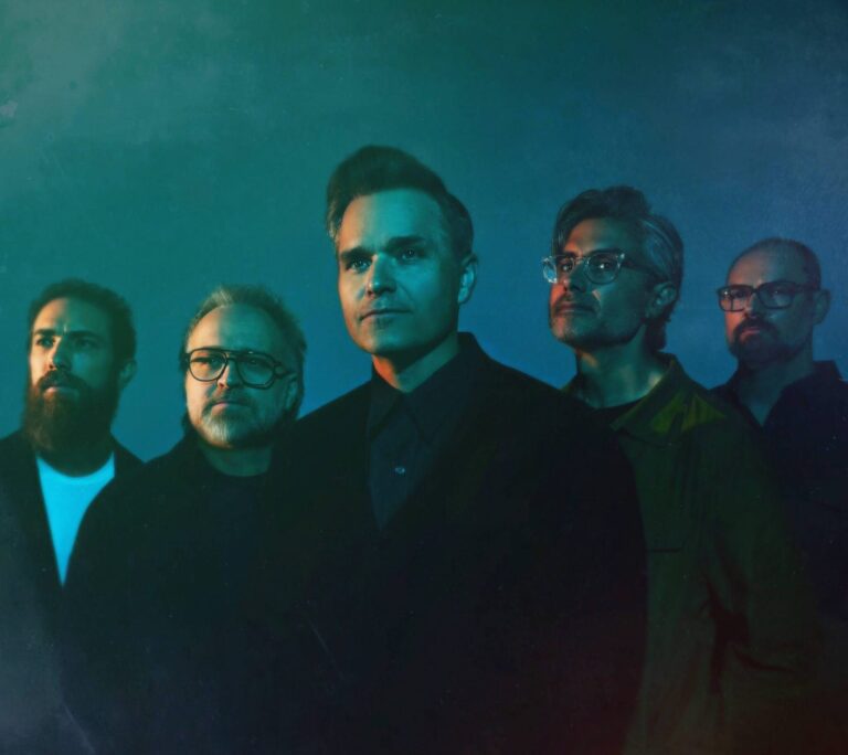 Death-Cab-for-Cutie_-Press-Photo-1_Credit_-Shervin-Lainez-2048x1824